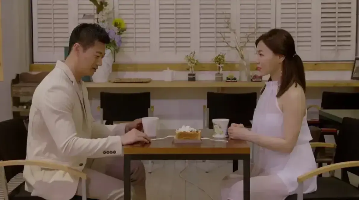 《邻居家妻子》韩国电影未删减版1080P韩语中字高清在线观看-我邻居的老婆情感越界百度网盘、夸克迅雷下载资源-《邻居家妻子》完整版免费播放