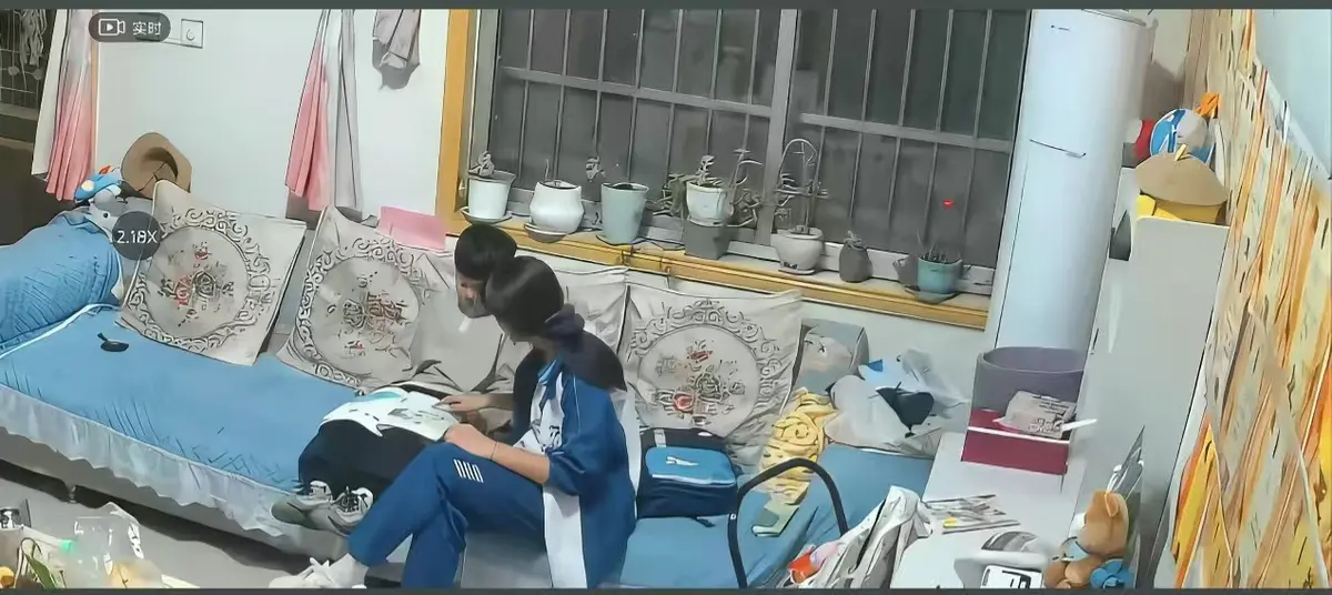 《来自姐姐的爱》无删减完整版在线播放-姐姐管教弟弟日常引导名场面-来自姐姐的爱高清正片免费观看