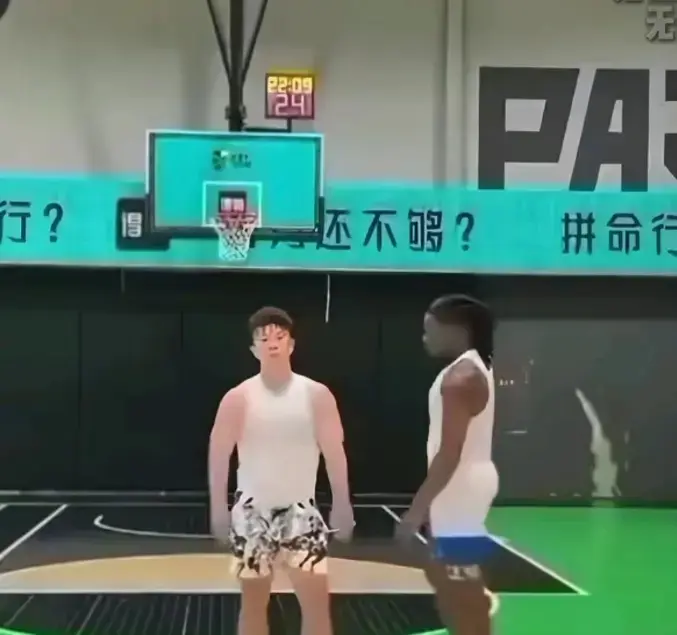 《牛教练的裤子》全集高清资源-《牛教练的裤子》免费无广告在线观看-说好是友谊赛黑哥却带扳手上场一节课没上完
